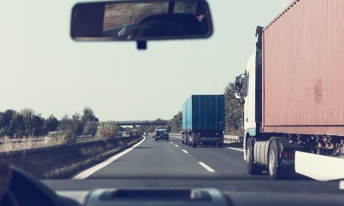 Trucks and e-commerce logistics Trucks and e-commerce logistics