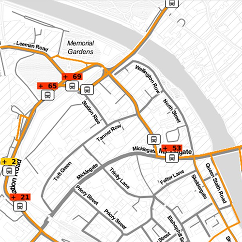 PTV Optima acts as a data hub, live feeds are displayed on a map to provide spatial insights, e. g. vehicle positions, delays and crowding and aggregated KPIs.